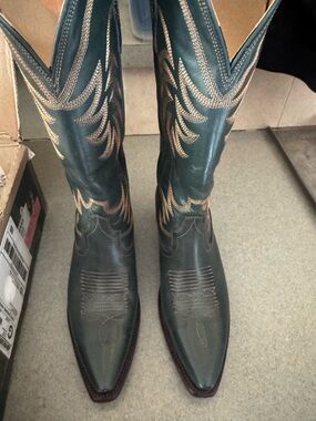 Tecovas Teal Leather Cowboy Boots with Tan Stitching Annie’s size 9